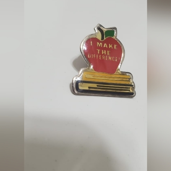 4/20 Apple I Make The Difference Vintage Pin. 🌴 - Picture 2 of 6